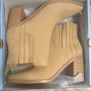 Women’s chunky mid heel western ankle boots